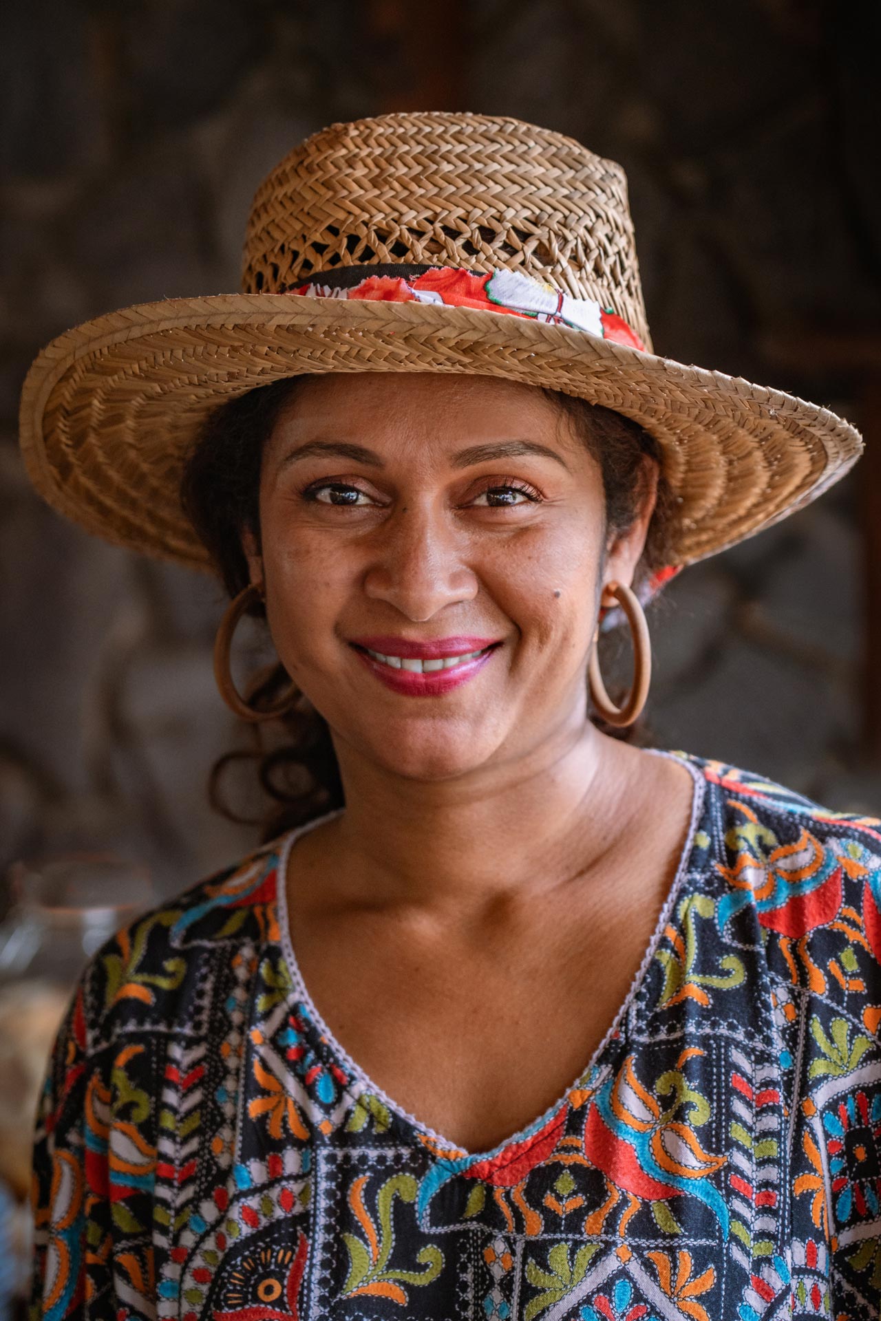 Portrait Reunionnaise chapeau TON06211