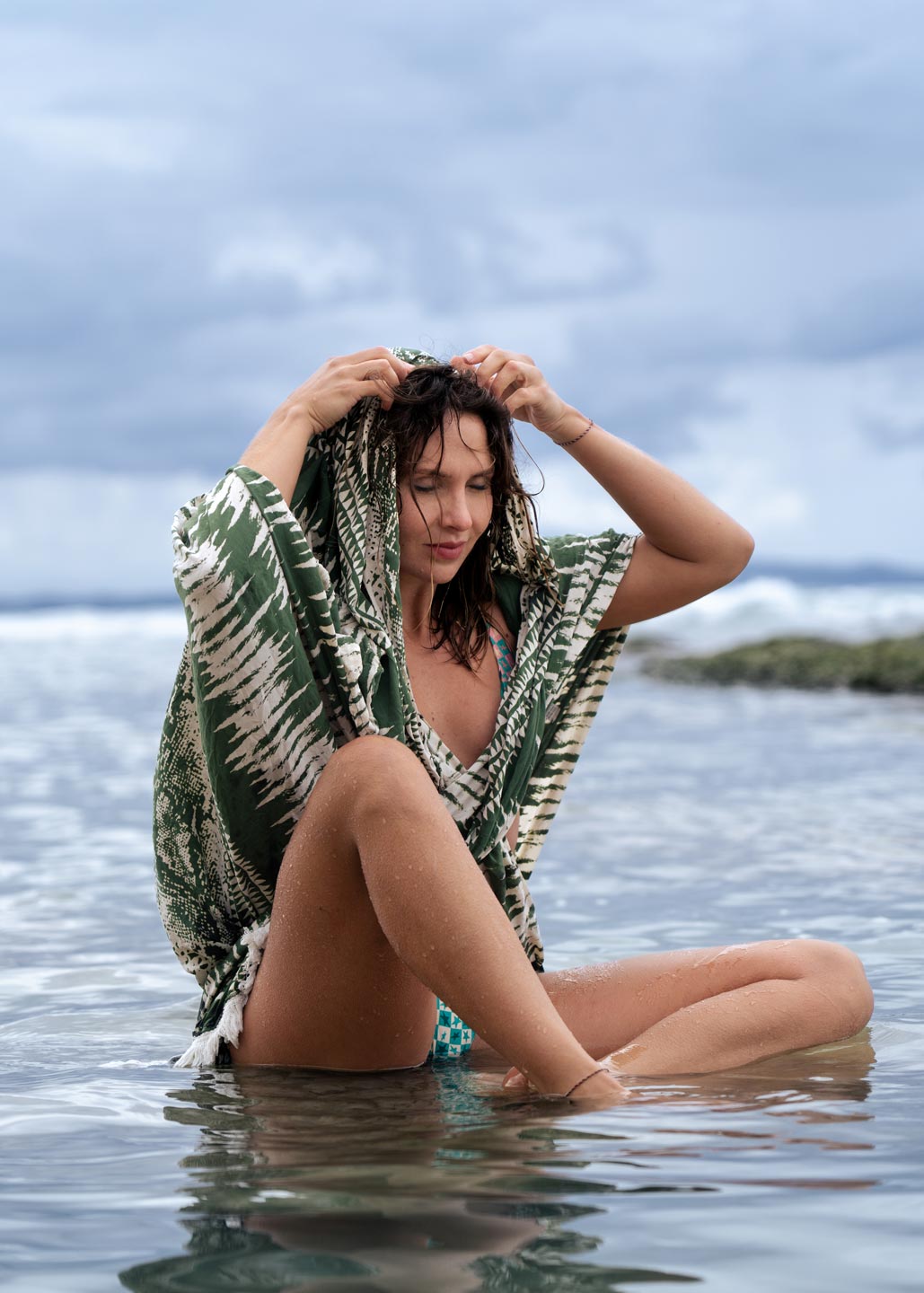 Portrait professionnel  Veronica dans l'eau, masseuse thérapeute