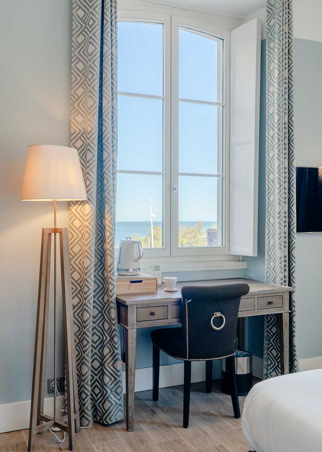 Bureau hôtel Biarritz – Antoine Masure, photographe immobilier