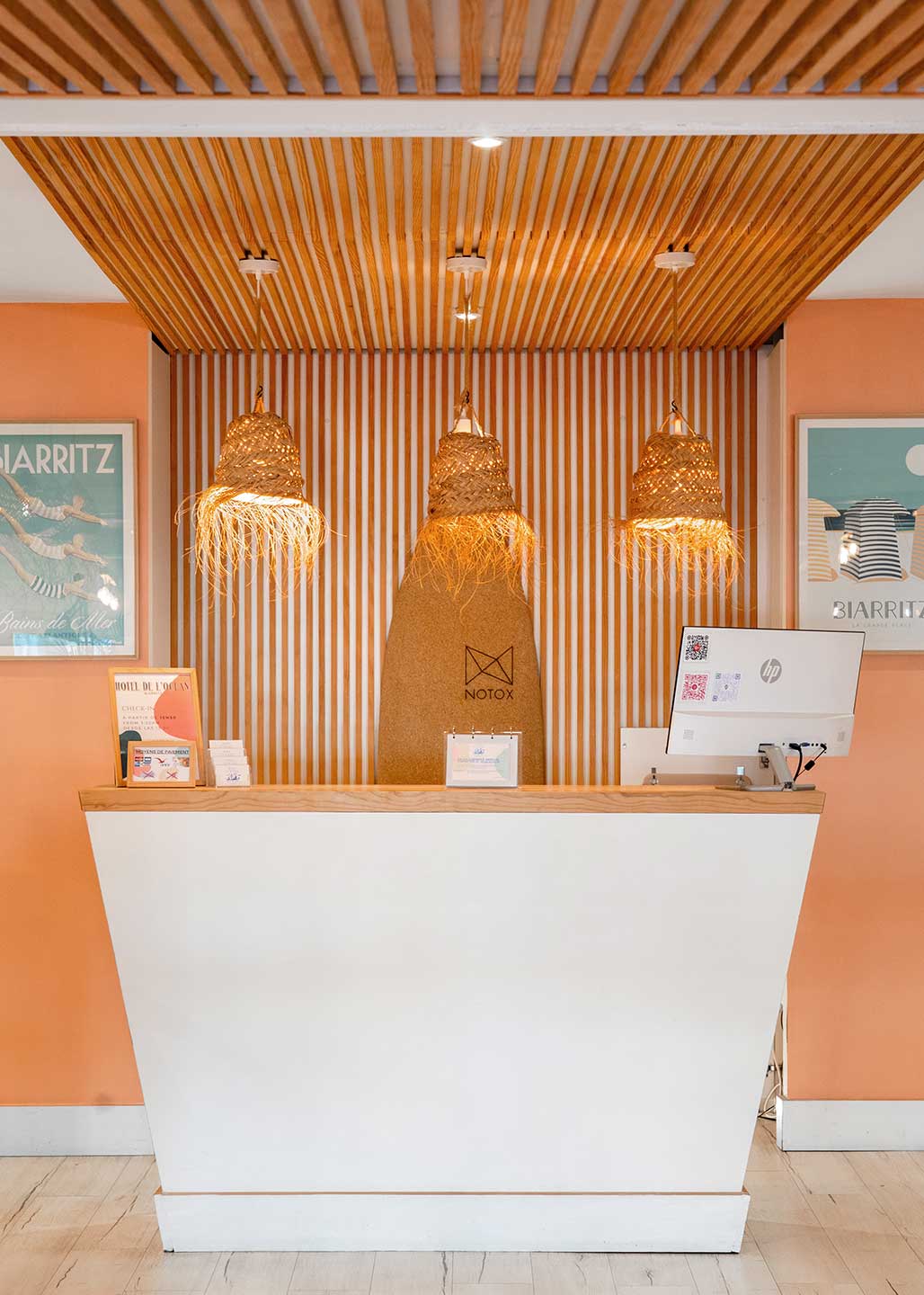 Réception hôtel design Biarritz, photographie intérieure professionnelle